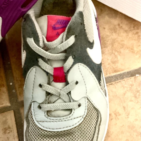 Air Max Nike Sneakers - Picture 2 of 9